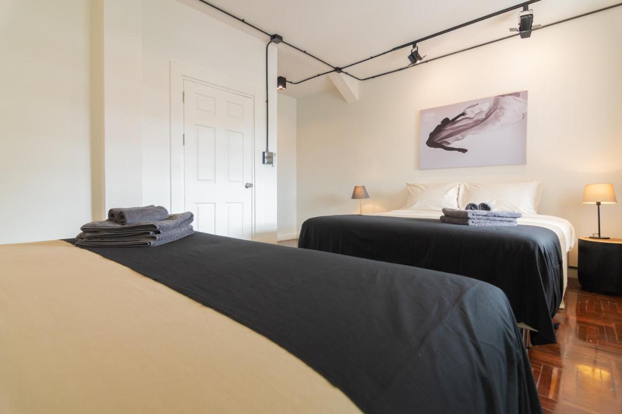 Mini-Me Hubs, Charm Suites & Pool In Old City Čiang Mai Exteriér fotografie