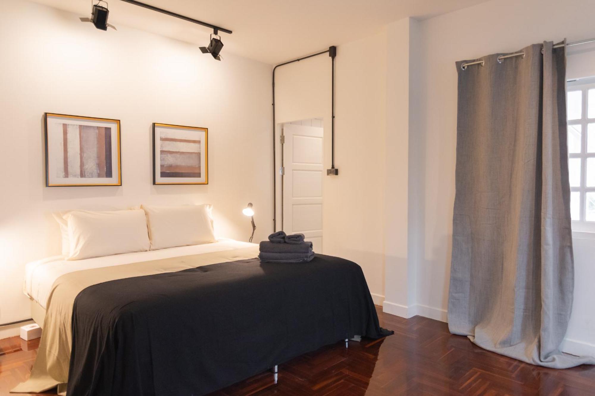 Mini-Me Hubs, Charm Suites & Pool In Old City Čiang Mai Exteriér fotografie