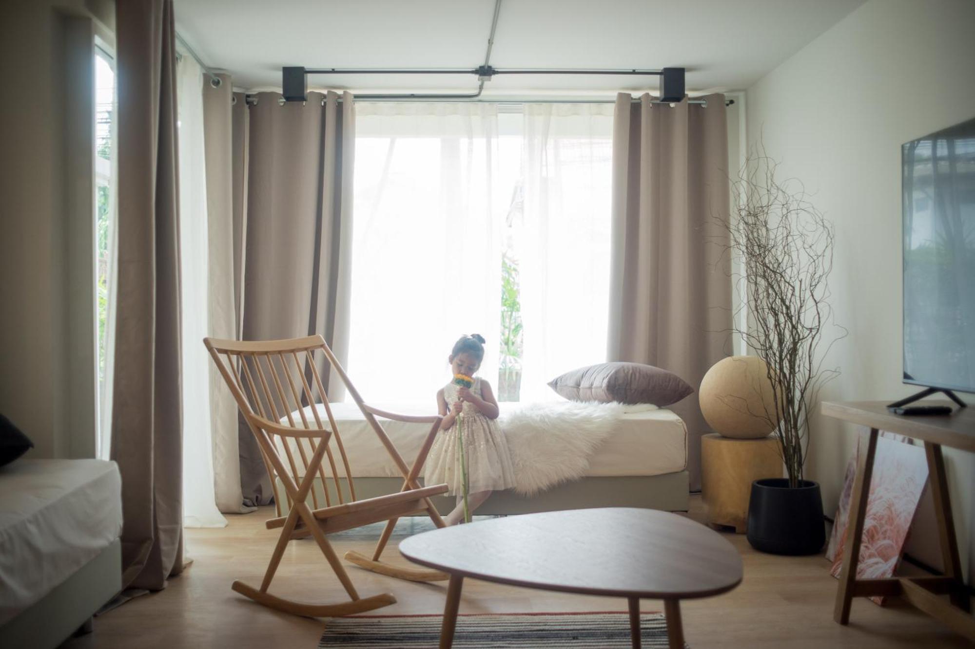 Mini-Me Hubs, Charm Suites & Pool In Old City Čiang Mai Exteriér fotografie