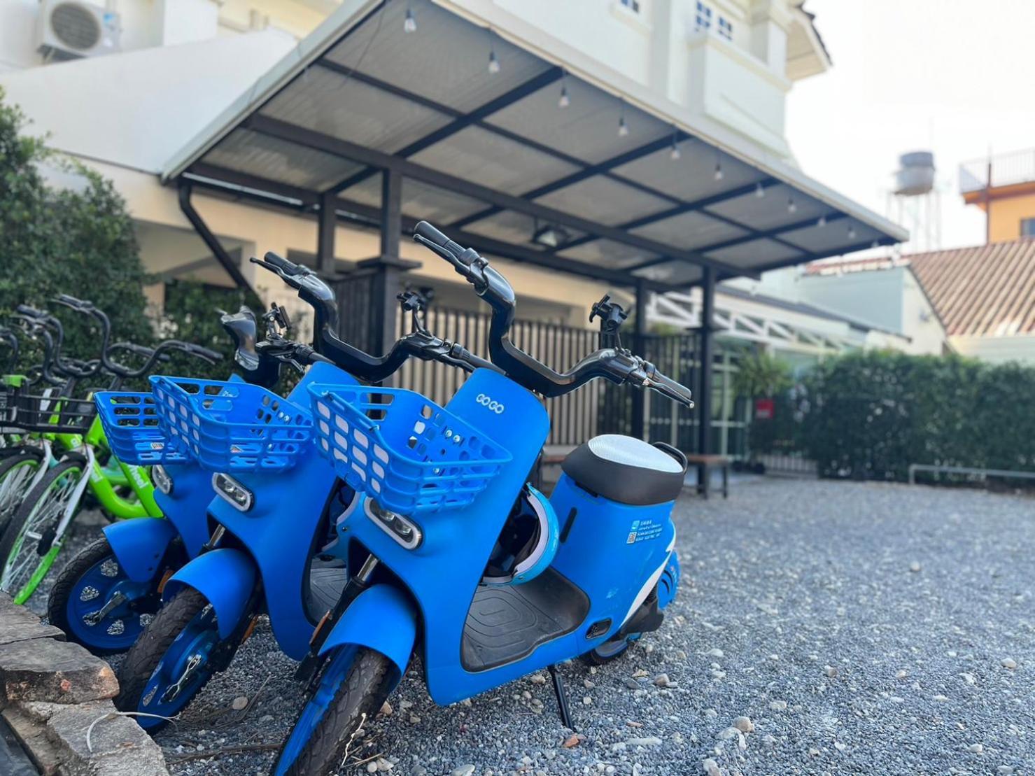 Mini-Me Hubs, Charm Suites & Pool In Old City Čiang Mai Exteriér fotografie
